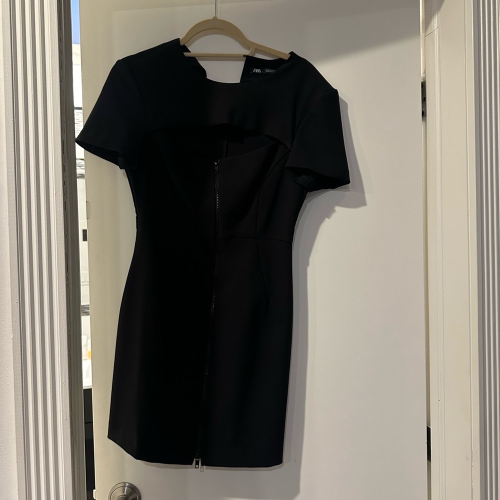 Black Sheath Mini Dress with Crew Neck for Cocktail
